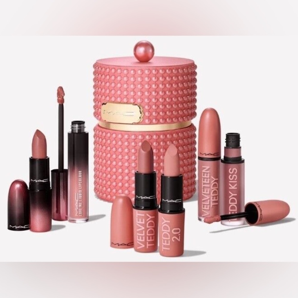Mac Velvet Teddy Party Crew